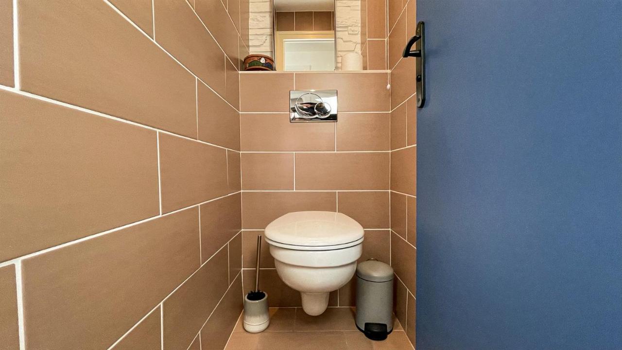 Homey Montaigne - New - A 1 Min A Pied Du Lac D'Annecy - 2 Balcons Prives - Appartement Avec 2 Chambres - Stationnement Gratuit Toute L'Annee Sauf En Ete - Juin A Aout Экстерьер фото